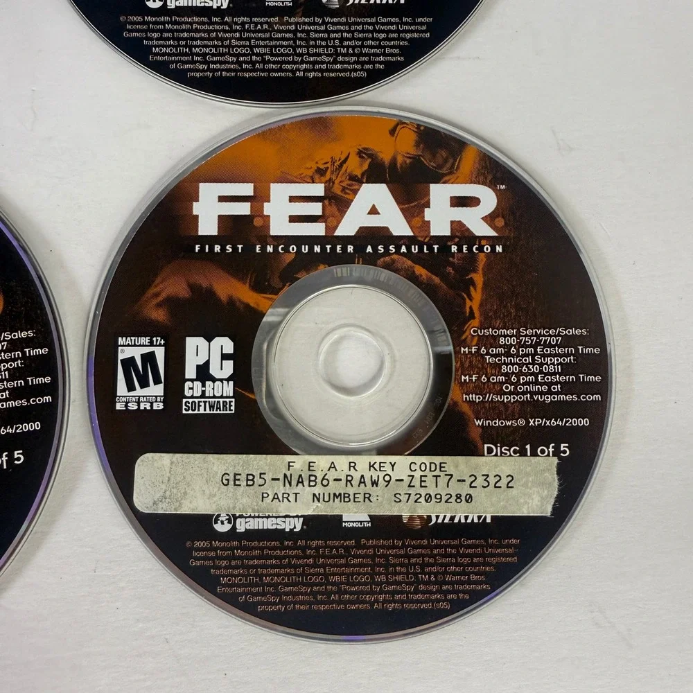 F.E.A.R.‎ First Encounter Assault Recon PC Game Complete 5 Disc Set Key